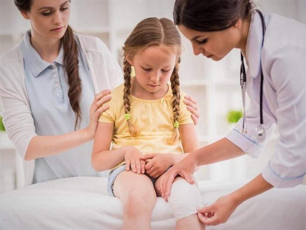 treat minor injury cut scrape