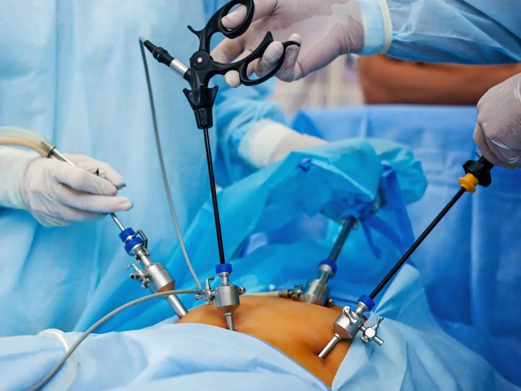 laparoscopic hysterectomy procedure benefits risks recovery